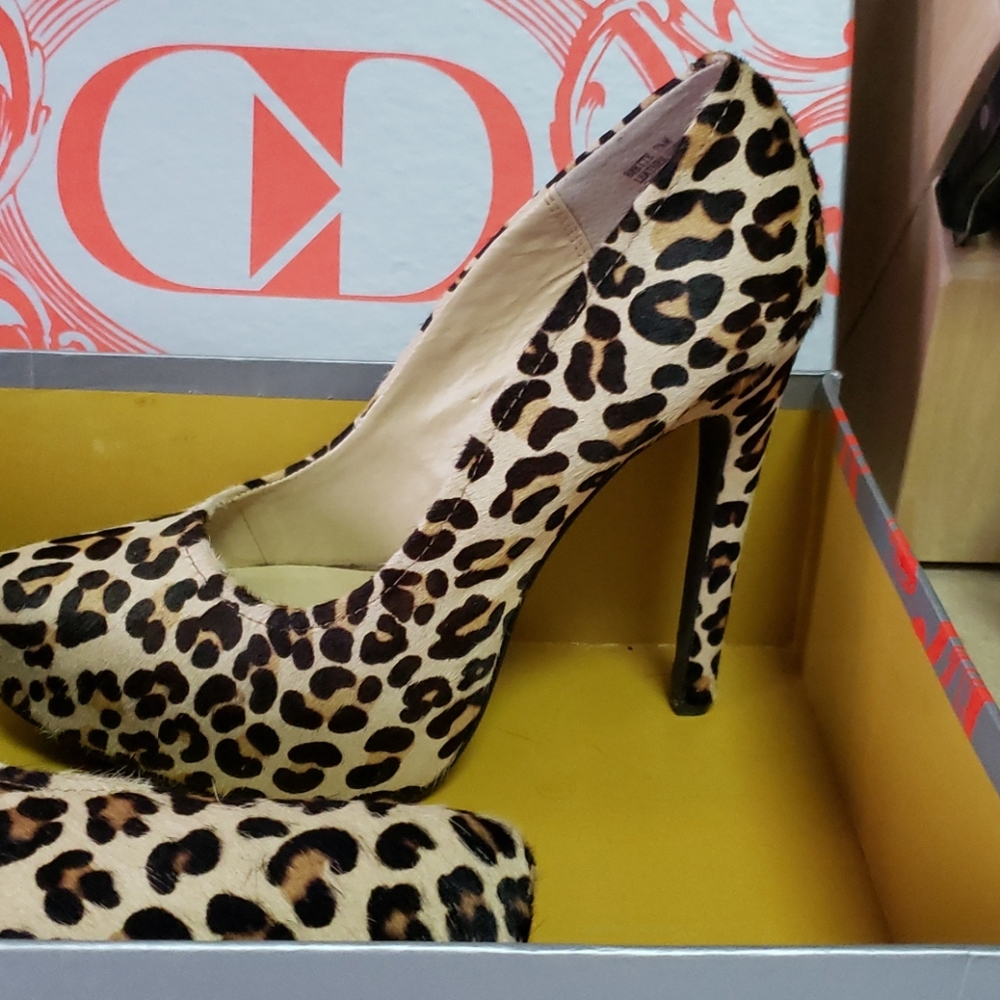 Kelsi Dagger heels - Picture 3 of 7
